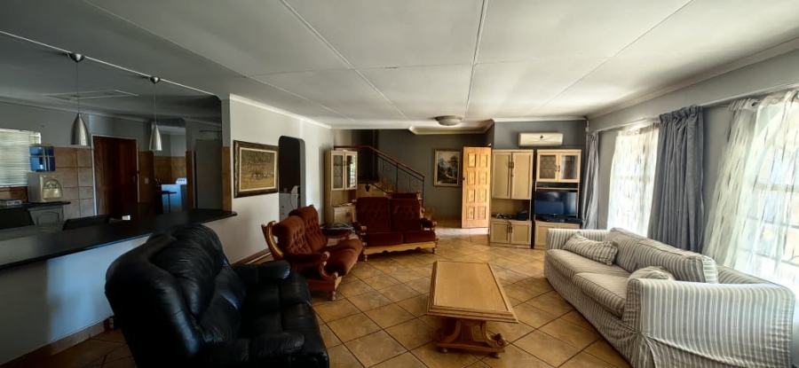 5 Bedroom Property for Sale in Parys Free State